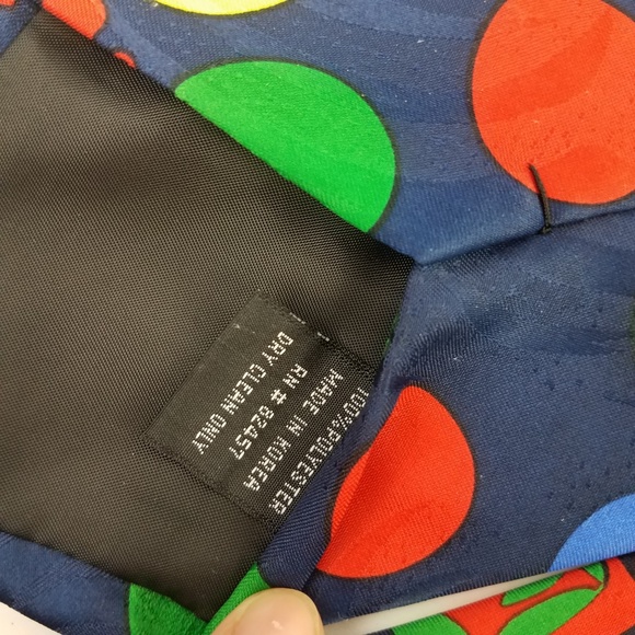 Hasbro Twister Board Game Vintage 1998 Neck Tie - Picture 2 of 8